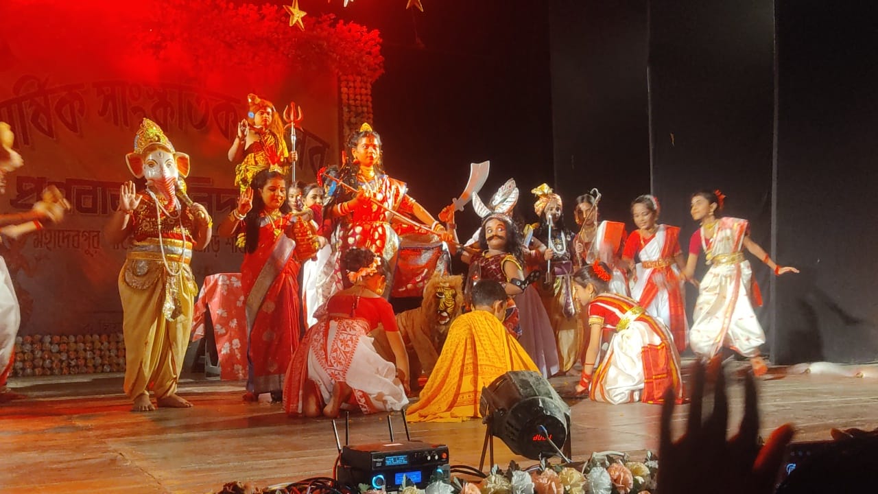 বিদেশী পণ্য বর্জন করে স্বদেশী পণ্য ব্যবহারের আহবান জানালেন রায়গঞ্জের সাংসদ