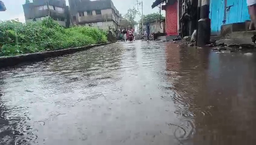 শাসক দলের স্বপ্নের প্রকল্প পাড়ায় সমাধান অনুষ্ঠানে আটক তৃণমূলের কাউন্সিলর উল্টো কাউন্সিলর চোর ধ্বনী ,উত্তেজনা