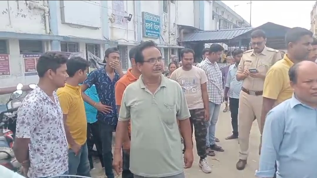 কালিয়াগঞ্জ স্টেট জেনারেল হাসপাতালে গর্ভবতী মহিলার সন্তান ভূমিষ্ট হবার আগেই মা ও সন্তানের মৃত্যুকে ঘিরে ব্যাপক চাঞ্চল্য