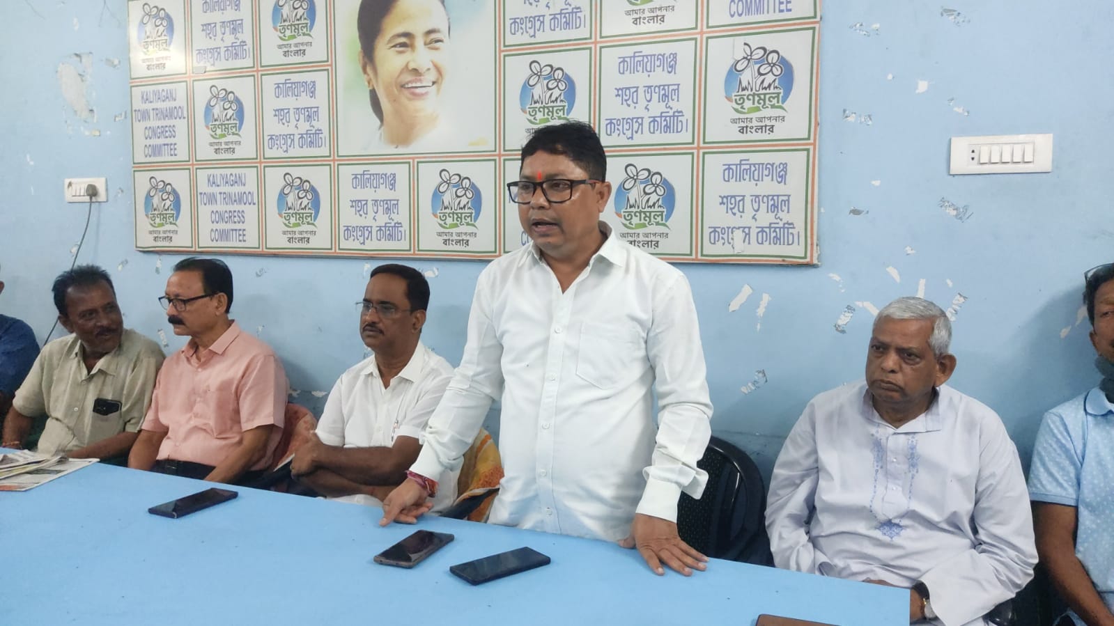 কালিয়াগঞ্জে ছট পূজা উপলক্ষে বিভিন্ন ঘাটে ঘাটে শহর তৃণমূল কংগ্রেসের পক্ষ থেকে নজরদারির ব্যাবস্থা_