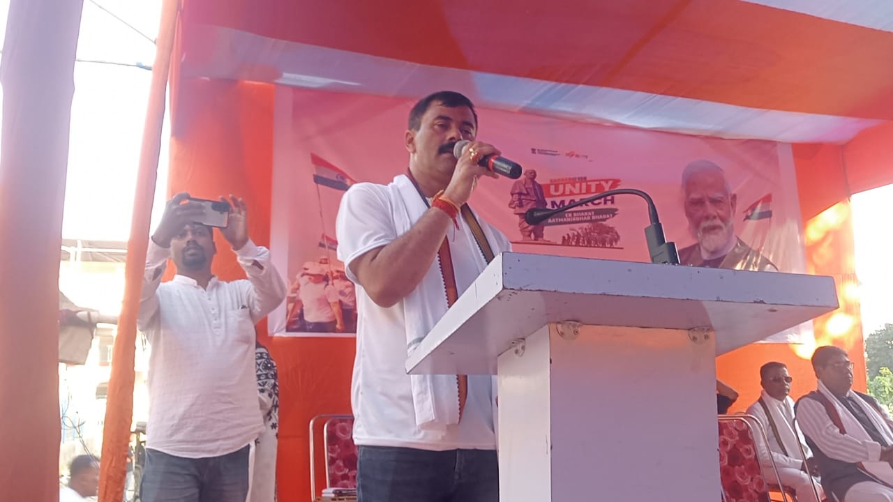 লৌহ মানব সর্দার বল্লভ ভাই প্যাটেলের ১৫০ তম জন্ম জয়ন্তী অনুষ্ঠানে বিদেশী পণ্য বর্জনের ডাক দিলেন রায়গঞ্জের সাংসদ কার্তিক পাল