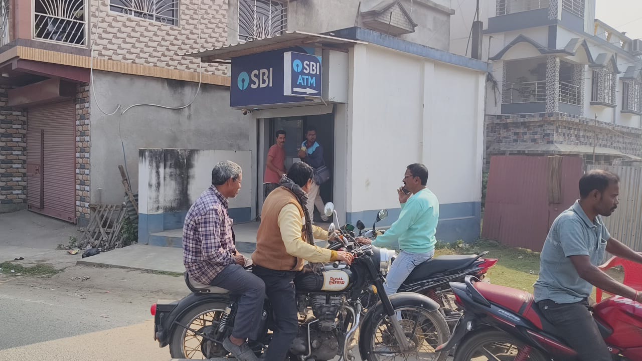 সিভিক ভলেন্টিয়ারের তৎপরতায় দুষ্কৃতকারীদের এটিএম লুট ভেস্তে গেলো