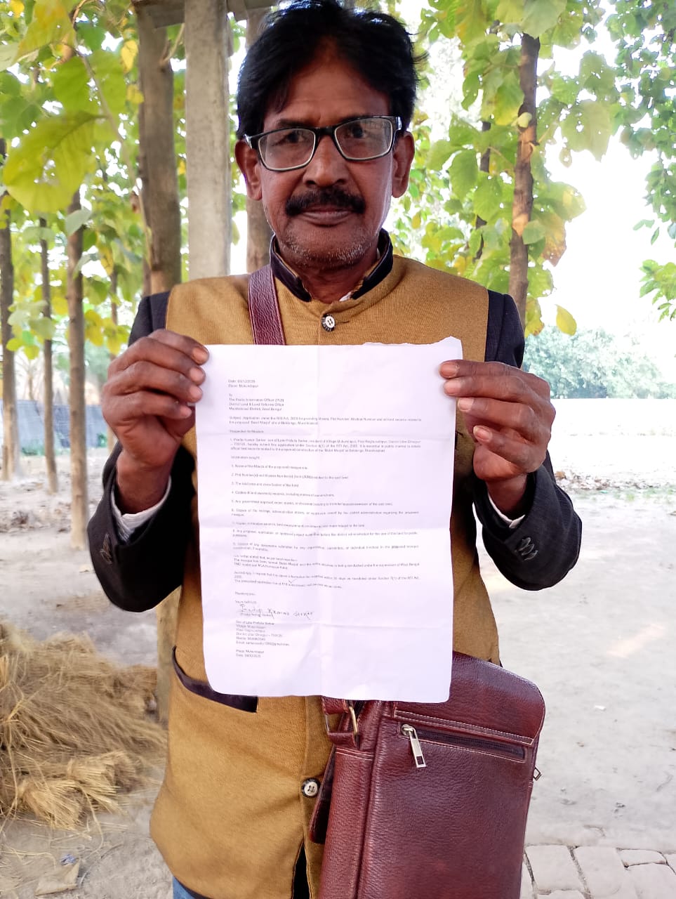 তৃণমূলের বহিষ্কৃত বিধায়ক হুমায়ূন কবিরের বিরুদ্ধ্যে সম্প্রীতি নষ্টের চেষ্টার কারনে হুমায়ূনের বিরুদ্ধে কালিয়াগঞ্জ থানায় অভিযোগ দায়ের বিজেপির