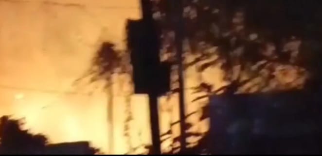 পুরুলিয়া বাস স্ট্যান্ডের পাশেই ভয়াবহ অগ্নিকান্ড – ব্যাপক ক্ষয়ক্ষতি