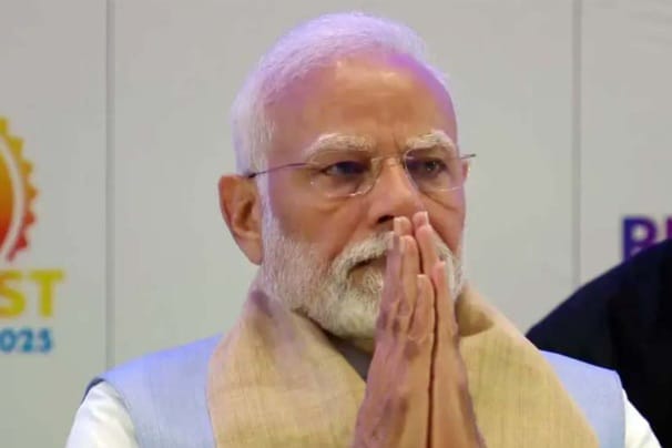 কলকাতা থেকে অডিও বার্তা প্রধানমন্ত্রী – খারাপ আবহাওয়ার কারণে কপ্টার যেতে পারলো না