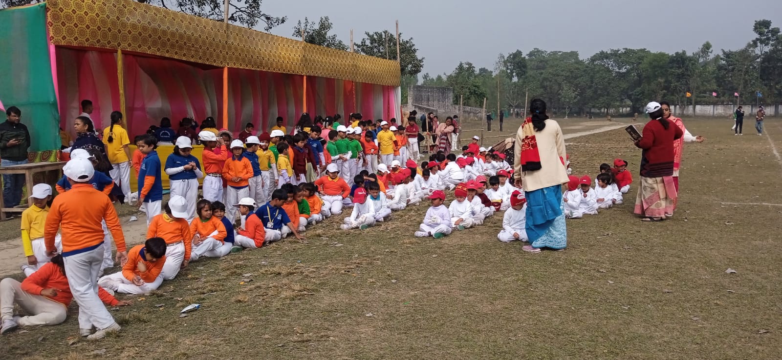 আগামী দিনের ভবিষ্যৎদের মানুষ গড়ার দায়িত্ব নিয়ে এগিয়ে চলেছে কালিয়াগঞ্জ নিবেদিতা একাডেমি তাদের বাৎসরিক ক্রীড়ার মাধ্যমে