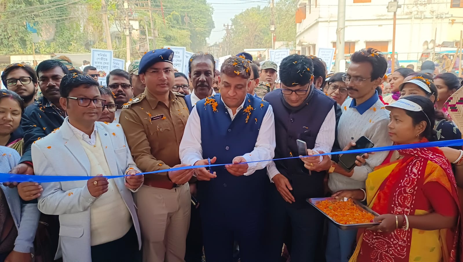 মাননীয়া মুখ্যমন্ত্রীর ঐকান্তিক প্রচেষ্টায়, রাজ্য গ্রামীণ জীবিকা মিশনের (আনন্দধারা) উদ্যোগে কালিয়াগঞ্জে শুরু হল ১০ দিন ব্যাপী সৃষ্টিশ্রী হস্তশিল্প মেলা
