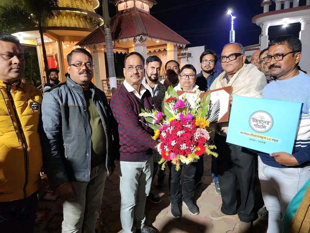 উন্নয়নের পাঁচালি: কালিয়াগঞ্জের বিশিষ্ট সমাজসেবী বিজু চণ্ডককে সংবর্ধনা