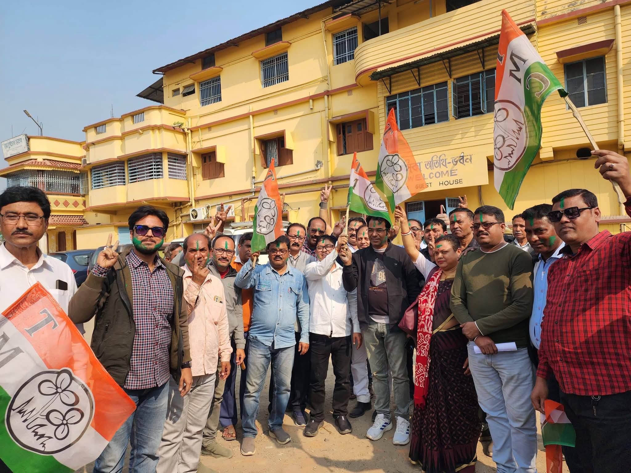 কালিয়াগঞ্জে বিজেপির শক্ত ঘাঁটি, তবুও কি লড়াইয়ে ঘাটতি? ‘সেটিং’ না কি রণকৌশল—প্রশ্ন তুলছেন সাধারণ মানুষ