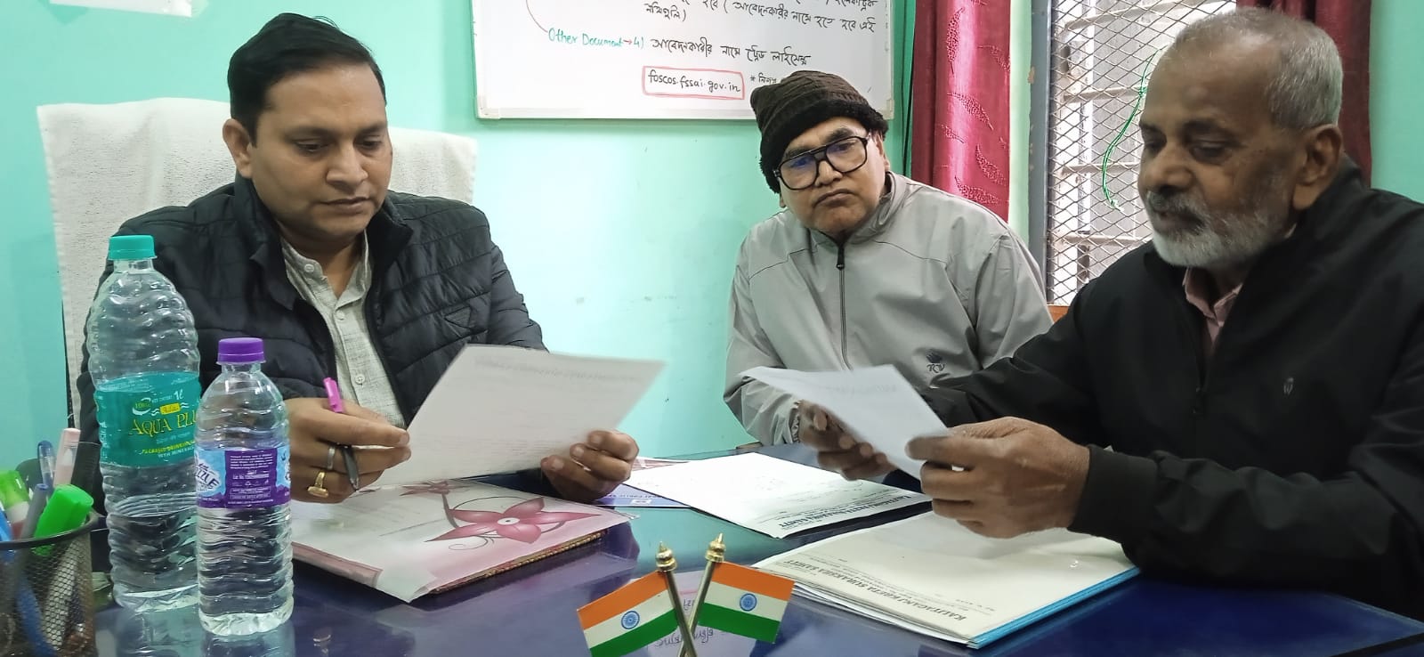 খাদ্যদ্রব্যে ভেজাল রোধে কালিয়াগঞ্জ ফুড সেফটি আধিকারিকের নিকট ক্রেতা সুরক্ষা সমিতির ডেপুটেশন_