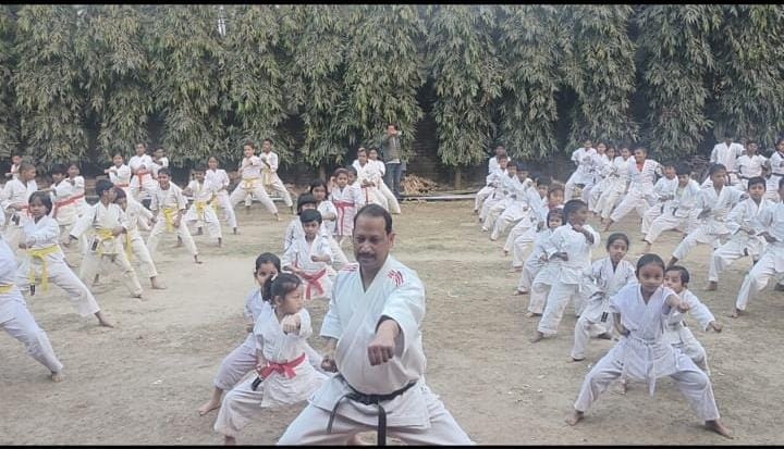 কালিয়াগঞ্জে আন্তর্জাতিক মানের ক্যারাটে সেমিনার ও বেল্ট পরীক্ষা, অংশ নিল ১০৭ জন ছাত্রছাত্রী