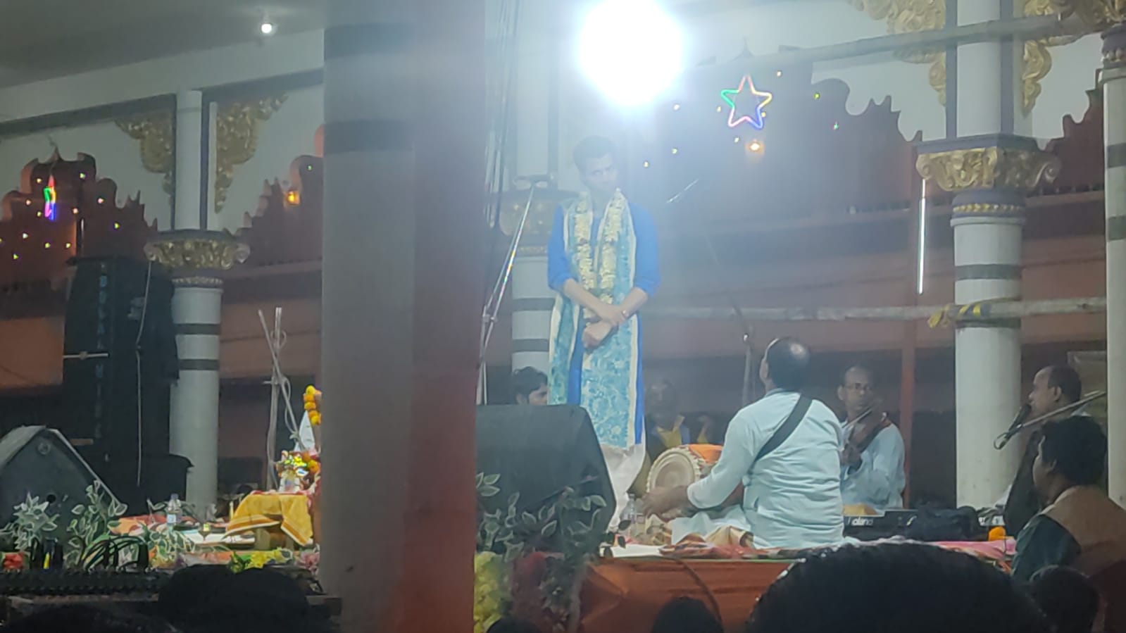 পদ্ম পলাশের পদাবলী কীর্তনে ভক্তির প্লাবন—কালিয়াগঞ্জ নাট মন্দির প্রাঙ্গন হয়ে উঠল সত্যিকারের বৃন্দাবন ধাম