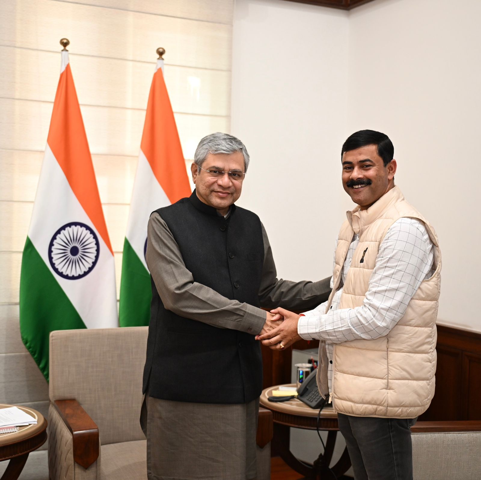 রেল মানচিত্রে নতুন গতি রায়গঞ্জে গুরুত্বপূর্ণ ট্রেনের স্টপেজ ও রাধিকাপুর–দিল্লি সুপারফাস্ট ট্রেন চালুর দাবিতে সাংসদের উদ্যোগ