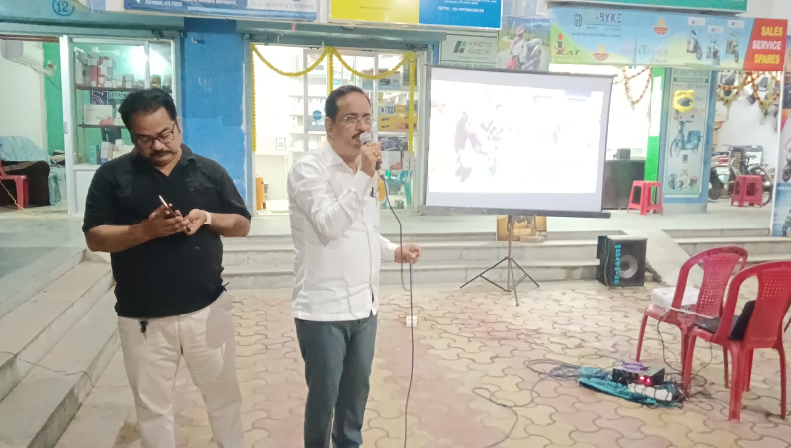 কালিয়াগঞ্জ পৌরসভার ১৫ নং ওয়ার্ডে ‘লক্ষ্মী এলো ঘরে’ ছবির প্রদর্শনী ,রাজ্য সরকারের ১৫ বছরের উন্নয়নের খতিয়ান তুলে ধরল সচেতনতামূলক উদ্যোগ