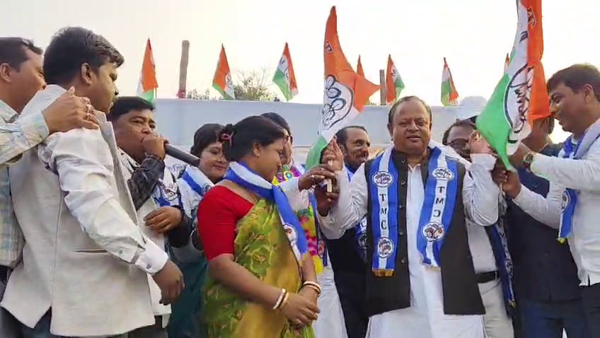 নির্বাচনের মুখে চাকুলিয়ায় কংগ্রেসে বড়সড় ধাক্কা—সেতাবুদ্দিন (মুন্না) সহ কয়েক শতাধিক কর্মীর তৃণমূলে যোগদান