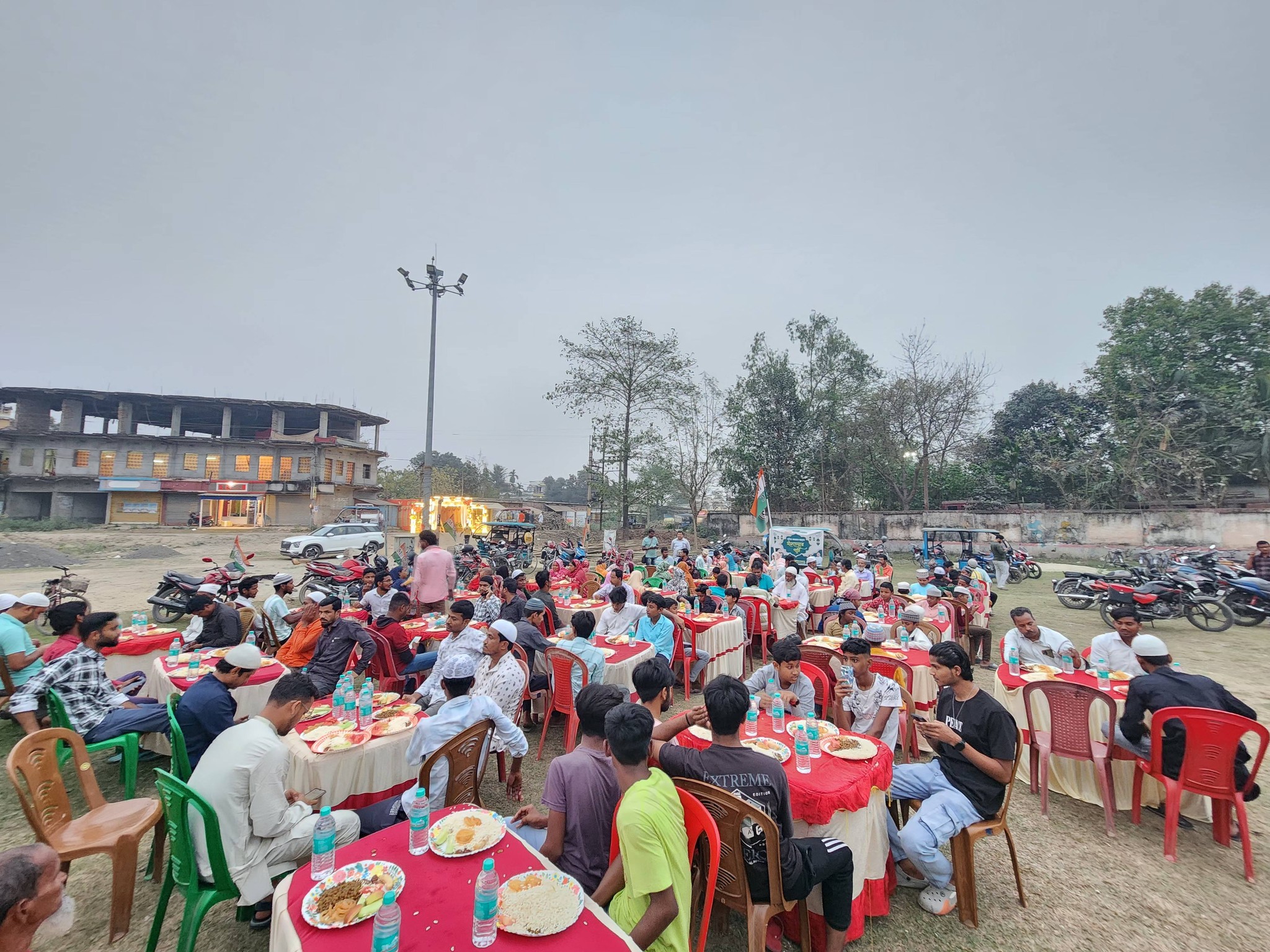 পবিত্র রমজান উপলক্ষে কালিয়াগঞ্জ শহর তৃণমূল কংগ্রেসের ইফতার পার্টি, সম্প্রীতির বার্তা দিলেন সুজিত সরকার