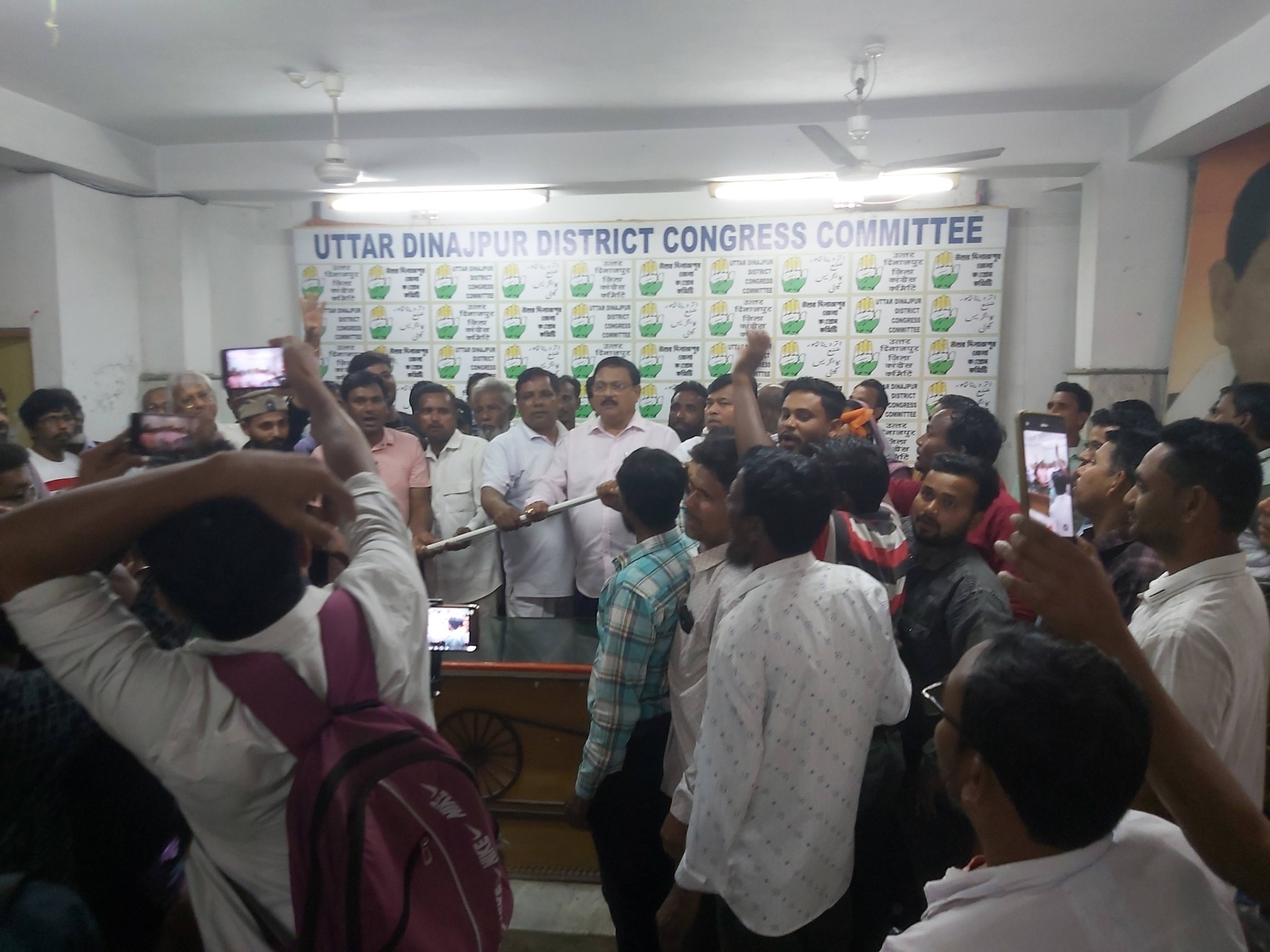 চোপড়ায় তৃণমূল ছেড়ে কংগ্রেসে যোগদান, মোহিত সেনগুপ্তর দাবি—“জেলার রাজনীতিতে আসছে বড় পরিবর্তন”