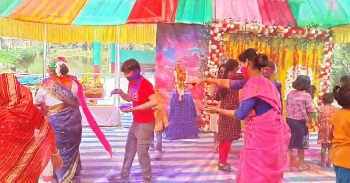 বাঁকুড়ার কুশমুড়ি গ্রামের দোল উৎসব – যেন এক মিলন মেলা