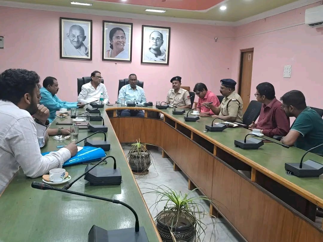 বন্দর পৌর শ্মশান সংলগ্ন ডাম্পিং গ্রাউন্ডে আগুনের সমস্যা, সমাধানে রায়গঞ্জ পৌরসভায় জরুরি বৈঠক
