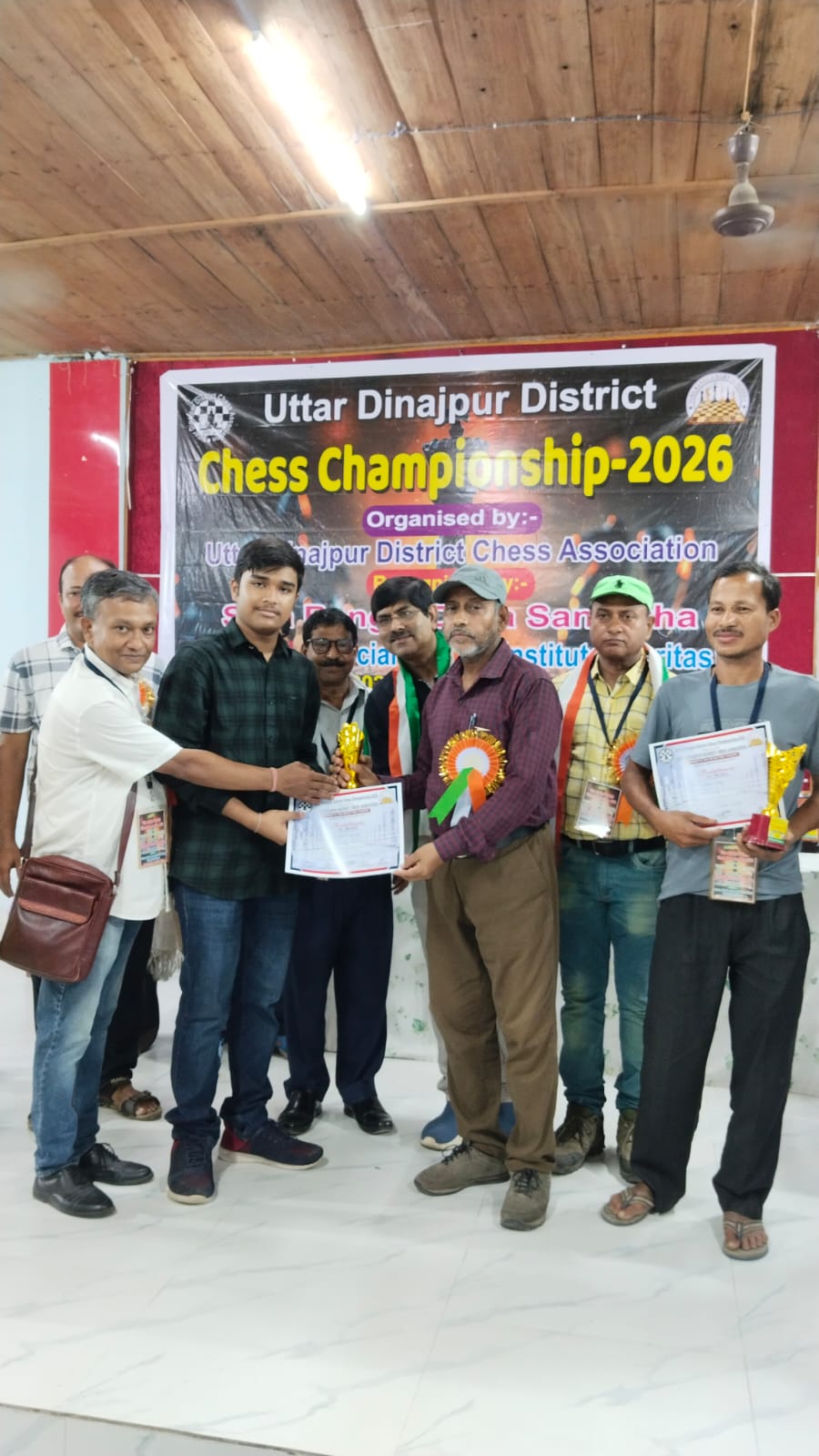 রায়গঞ্জে জমজমাট জেলা দাবা চ্যাম্পিয়নশিপ, ১১২ প্রতিযোগীর অংশগ্রহণে উৎসবের আবহ ♟️