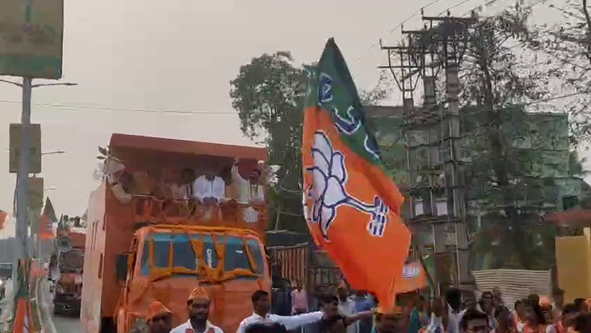 পরিবর্তন যাত্রার রথে কালিয়াগঞ্জে উচ্ছ্বাস, তবে বিধায়ক সৌমেন রায়কে ঘিরে বিজেপির অন্দরে গোষ্ঠী দ্বন্দ্বে নতুন জল্পনা