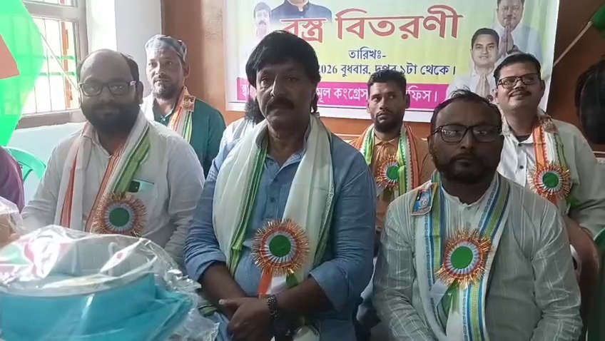 রায়গঞ্জের প্রাচীন জামে মসজিদে সম্প্রীতির ইফতার, উপস্থিত জনপ্রতিনিধি ও বিশিষ্টজনেরা