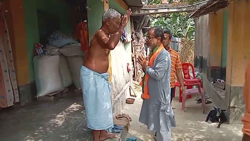 “২৩ এপ্রিলেই পরিবর্তন, জিতলেই ৩০০০ টাকা ‘লক্ষ্মী ভাণ্ডার’”— রায়গঞ্জে প্রচারে বিজেপি প্রার্থী কৌশিক চৌধুরীর বড় ঘোষণা