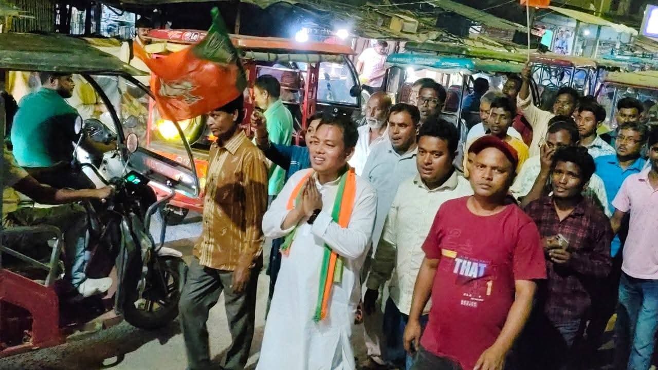 কুশমন্ডিতে তুঙ্গে নির্বাচনী লড়াই, গেরুয়া হাওয়ায় বাড়ছে বিজেপির আত্মবিশ্বাস—প্রচারে এগিয়ে তাপস রায়