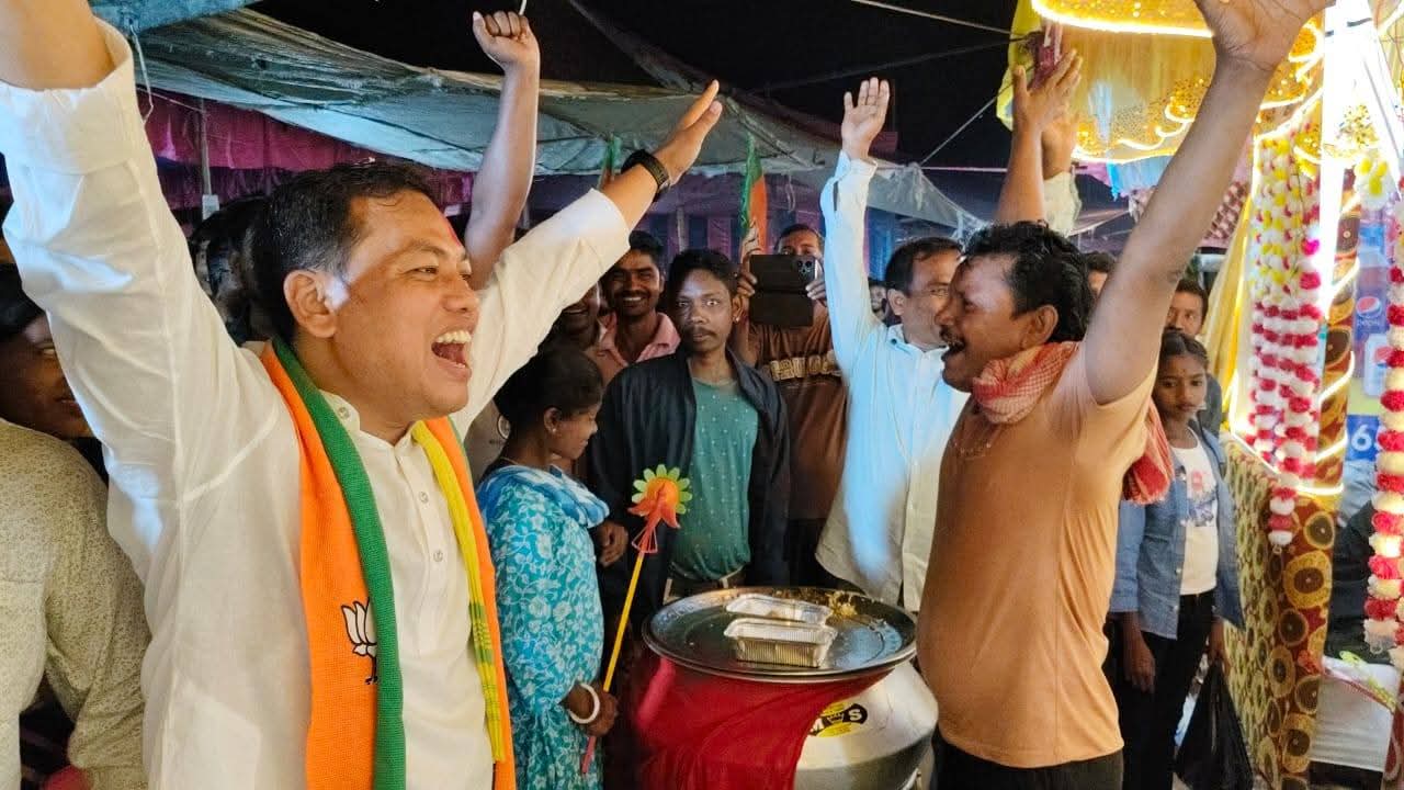 আগামী কাল হরিরামপুরে বিজেপি প্রার্থী দেবব্রত মজুমদারের প্রচারে মিঠুন চক্রবর্তী