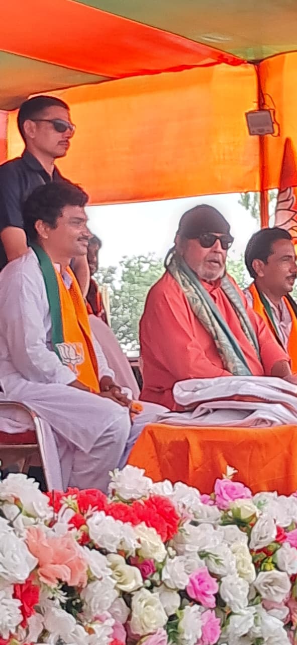 হরিরামপুরে বিজেপির জনসভায় মিঠুন চক্রবর্তীর তীব্র আক্রমণ, পরিবর্তনের ডাক
