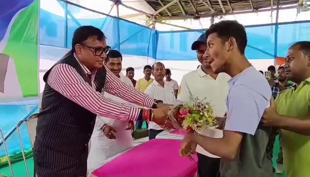 “রায়গঞ্জে বিশেষভাবে সক্ষমদের নিয়ে অনুপ্রেরণার আসর, পাশে থাকার বার্তা কৃষ্ণ কল্যাণীর”