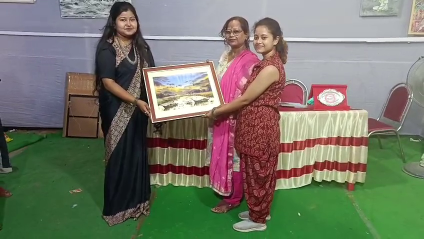 কালিয়াগঞ্জে দুই দিনব্যাপী চিত্র ও ভাস্কর্য প্রদর্শনীর সূচনা