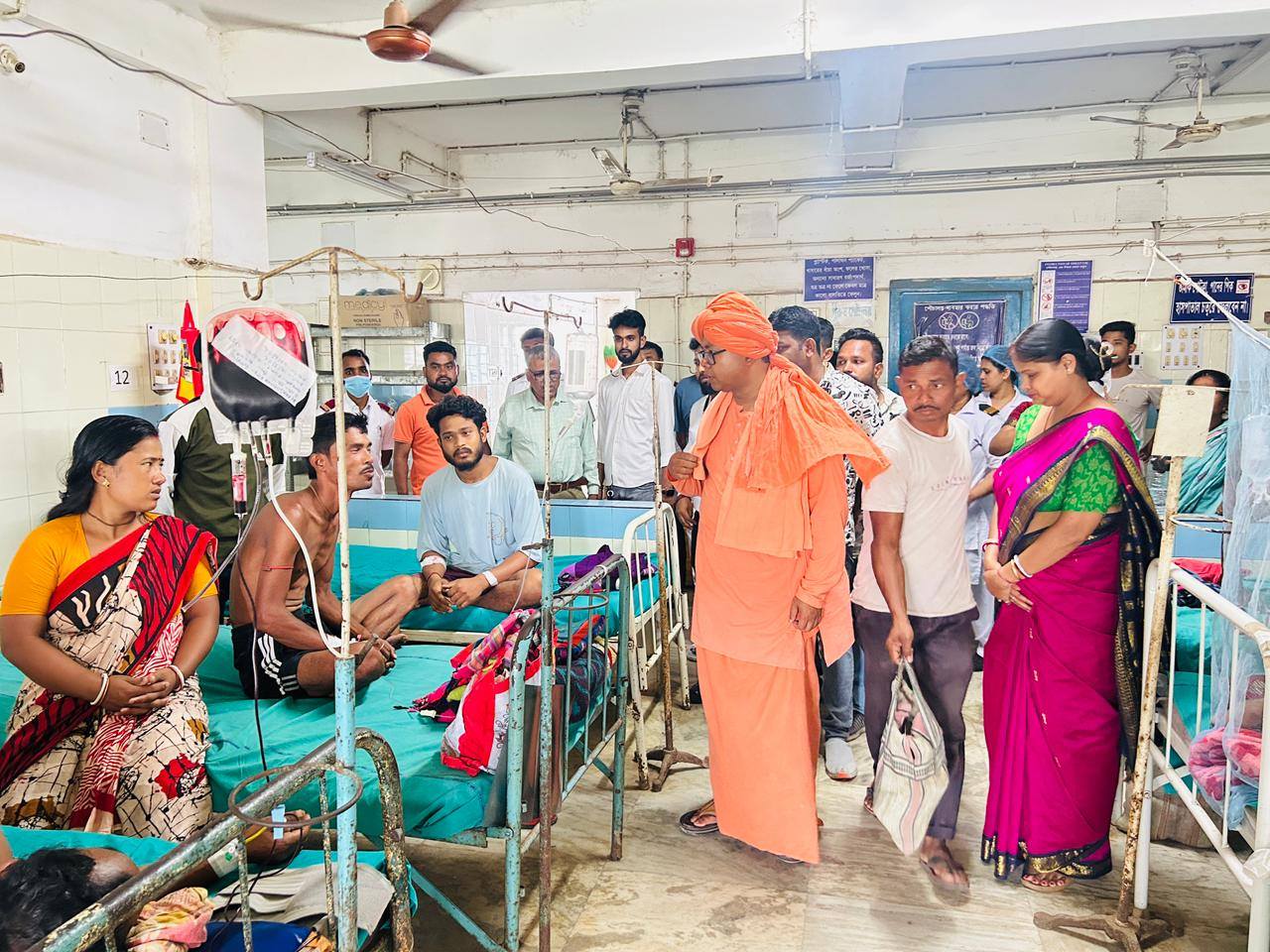 “স্বাস্থ্য পরিষেবায় এবার কড়া নজর”আচমকা কালিয়াগঞ্জ স্টেট জেনারেল হাসপাতালে বিধায়ক উৎপল মহারাজ
