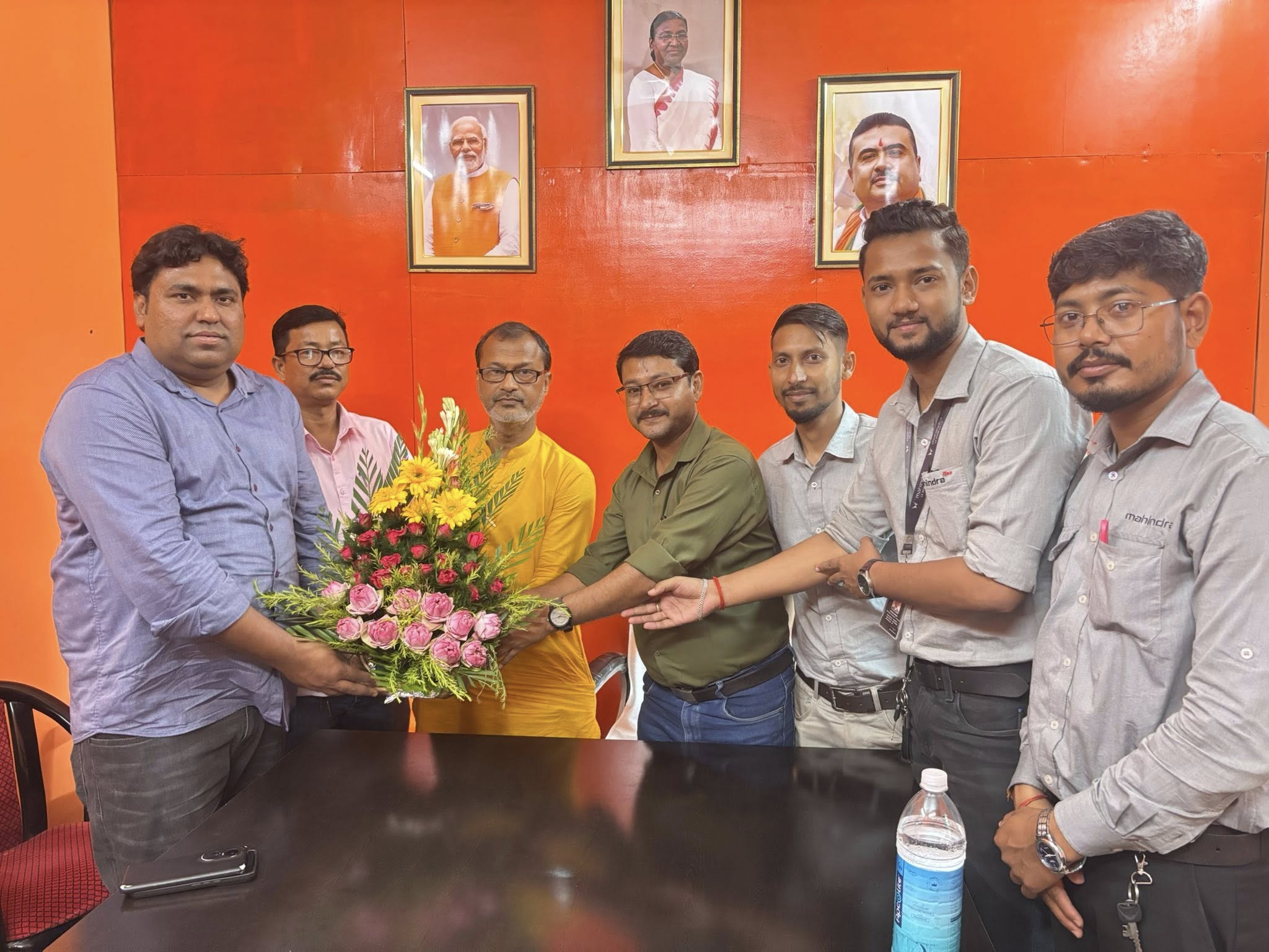 “উন্নয়নই অঙ্গীকার, দুর্নীতিতে জিরো টলারেন্স” — রায়গঞ্জ বিডিও অফিসে প্রশাসনিক বৈঠকে কড়া বার্তা নবনির্বাচিত বিধায়ক কৌশিক চৌধুরীর