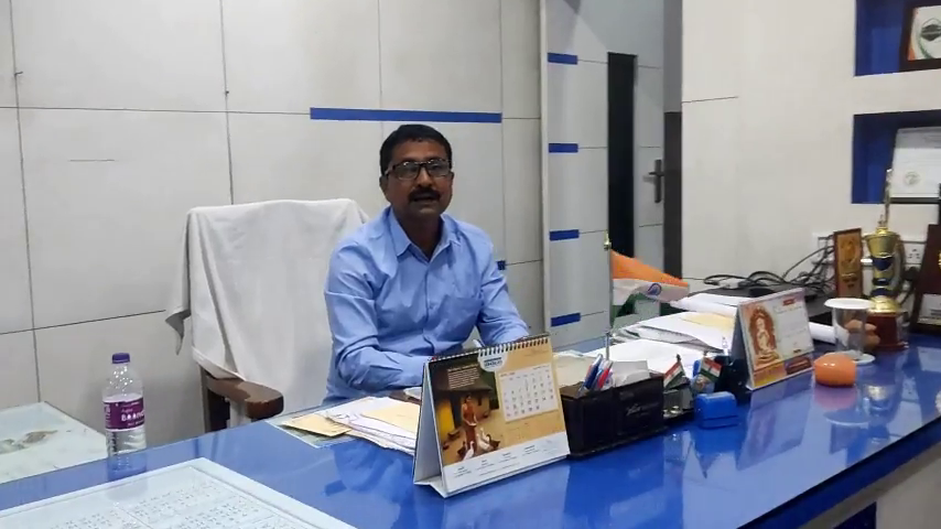  গেরুয়া পালাবদলের ঝড়ে কাঁপল   ,কালিয়াগঞ্জ পুরসভা!ইস্তফা দিলেন তৃণমূল পরিচালিত কালিয়াগঞ্জ পৌরসভার পৌরপতি বিজু কুন্ডু, রাজনৈতিক মহলে তীব্র চাঞ্চল্য