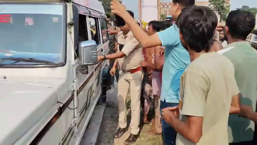 ইসলামপুরে সিনেমার কায়দায় অপহরণ! পুলিশকে লক্ষ্য করে গুলি, ধৃত ১, পলাতক একাধিক দুষ্কৃতী