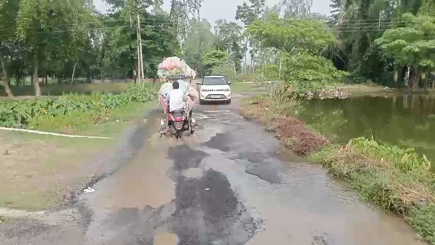 “এটা রাস্তা, না পুকুর? মালগাঁও–কুনোর সড়কে নিত্যযাত্রীদের দুর্ভোগ চরমে, অবিলম্বে সংস্কারের দাবি”