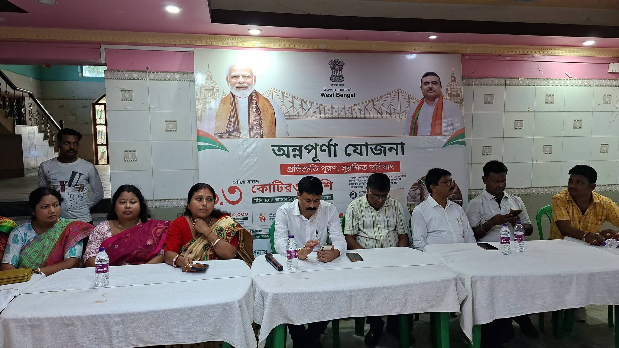 ‘চিচিং ফাঁক’ কলকাতায়, কম্পন কালিয়াগঞ্জে! ‘ঘাসফুল’ থেকে ‘পদ্ম’— দলবদলের জল্পনায় কাঁপছে পৌর রাজনীতি, তৃণমূল কাউন্সিলরদের ঘিরে চাঞ্চল্য