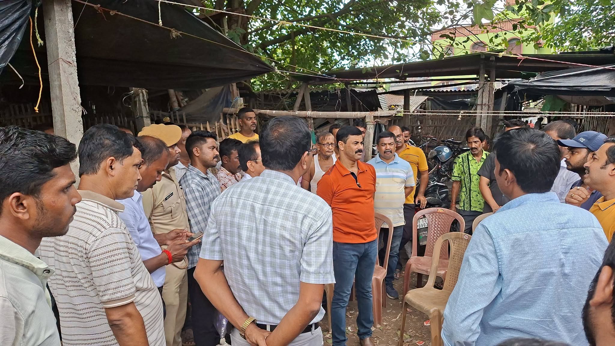 অবশেষে বদলাবে কালিয়াগঞ্জের তারাবাজার! আধুনিক মার্কেট কমপ্লেক্স গড়তে বড় উদ্যোগ সাংসদ তথা পৌরপতি কার্তিক চন্দ্র পালের