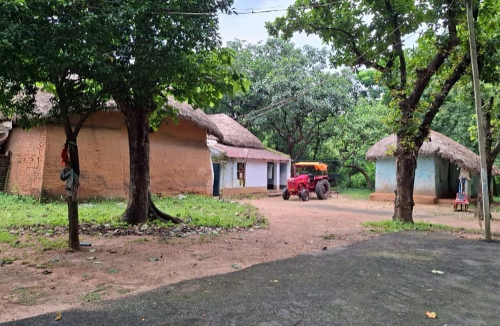 মাত্র ১৬ জন জনসংখ্যা নিয়ে বাংলার আশ্চর্য এক গ্রাম