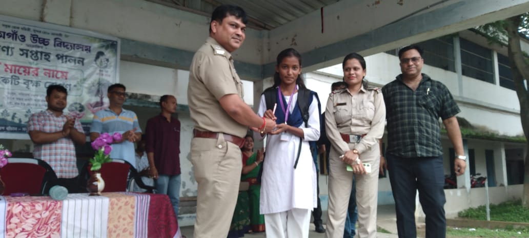 সচেতনতাই সুরক্ষার প্রথম ধাপ’ — ডালিমগাঁও উচ্চ বিদ্যালয়ে কালিয়াগঞ্জ থানার সাইবার ও নারী সুরক্ষা সচেতনতা শিবির