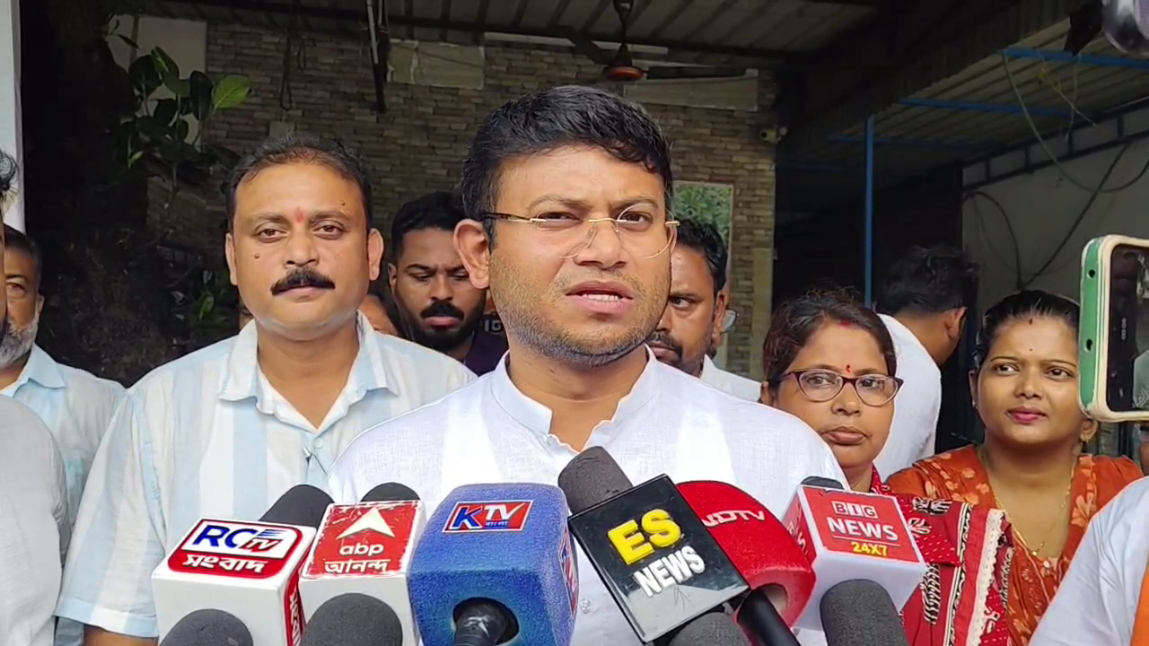 “দাড়িভিট আমাদের আবেগ, দোষীরা কেউ রেহাই পাবে না” — মুখ্যমন্ত্রীর নির্দেশে ফের খুলল দাড়িভিট মামলা, জানালেন মন্ত্রী বিরাজ বিশ্বাস