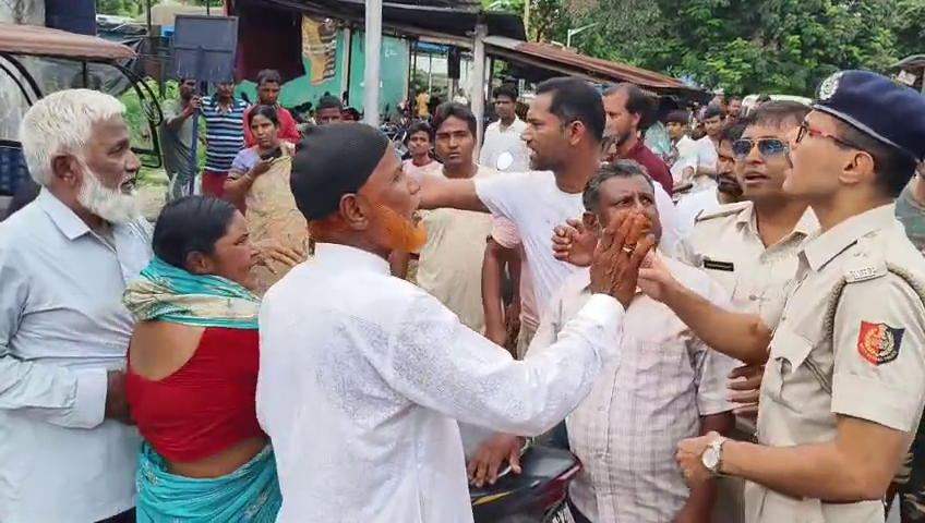 রোগীর মৃত্যুর পর ইসলামপুর মহকুমা হাসপাতালে তাণ্ডব! ভাঙচুর, চিকিৎসক-নার্সকে মারধরের অভিযোগ, পুলিশি হস্তক্ষেপে উত্তেজনা