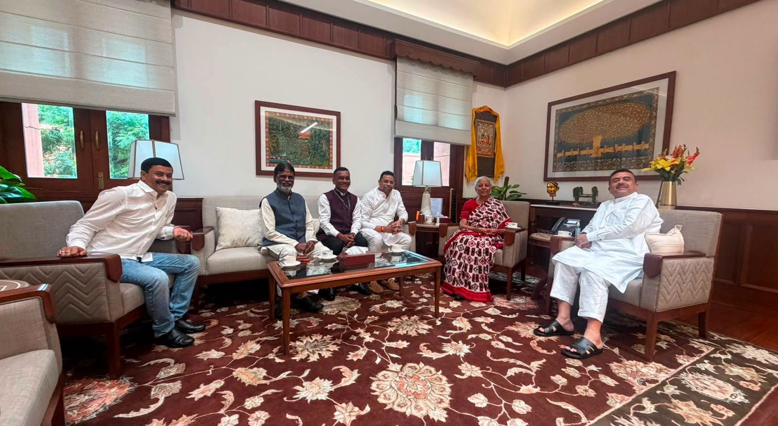 সংসদ ভবনে বাংলার উন্নয়নে উচ্চপর্যায়ের বৈঠকমুখ্যমন্ত্রী শুভেন্দু অধিকারী ও কেন্দ্রীয় অর্থমন্ত্রী নির্মলা সীতারামনের সঙ্গে বৈঠকে রায়গঞ্জের সাংসদ কার্তিক চন্দ্র পাল, উঠল উত্তরবঙ্গ ও রায়গঞ্জের একাধিক উন্নয়ন প্রকল্পের প্রসঙ্গ