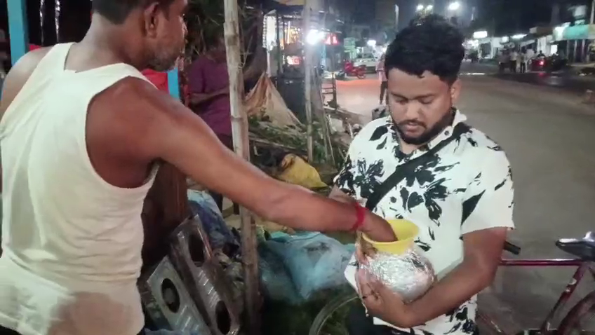 একটু সাহায্যেই বাঁচতে পারে সারুফার জীবন! ১০ লক্ষ টাকার চিকিৎসা খরচ জোগাড়ে পথে ইটাহারের যুবকরা
