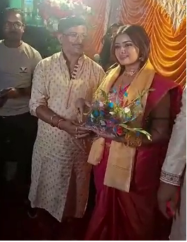 দীপাবলির আগে টুঙ্গী দিঘিতে শিবম জুয়েলারির বিরাট ধামাকা!গ্র্যান্ড ওপেনিংয়েই ১০ গ্রাম সোনা কিনলে মিলছে ১০ হাজার টাকা পর্যন্ত ছাড়, বিশেষ অতিথি স্টার জলসার জনপ্রিয় অভিনেত্রী সোহানি গুহ